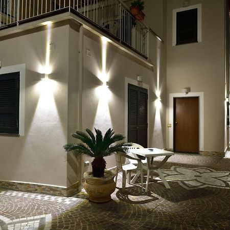 B&B Peonies Castellammare di Stabia Eksteriør billede