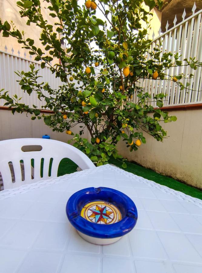 B&B Peonies Castellammare di Stabia Eksteriør billede