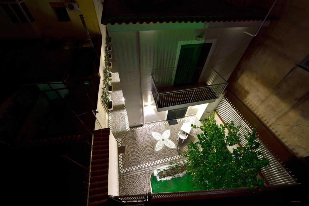 B&B Peonies Castellammare di Stabia Eksteriør billede